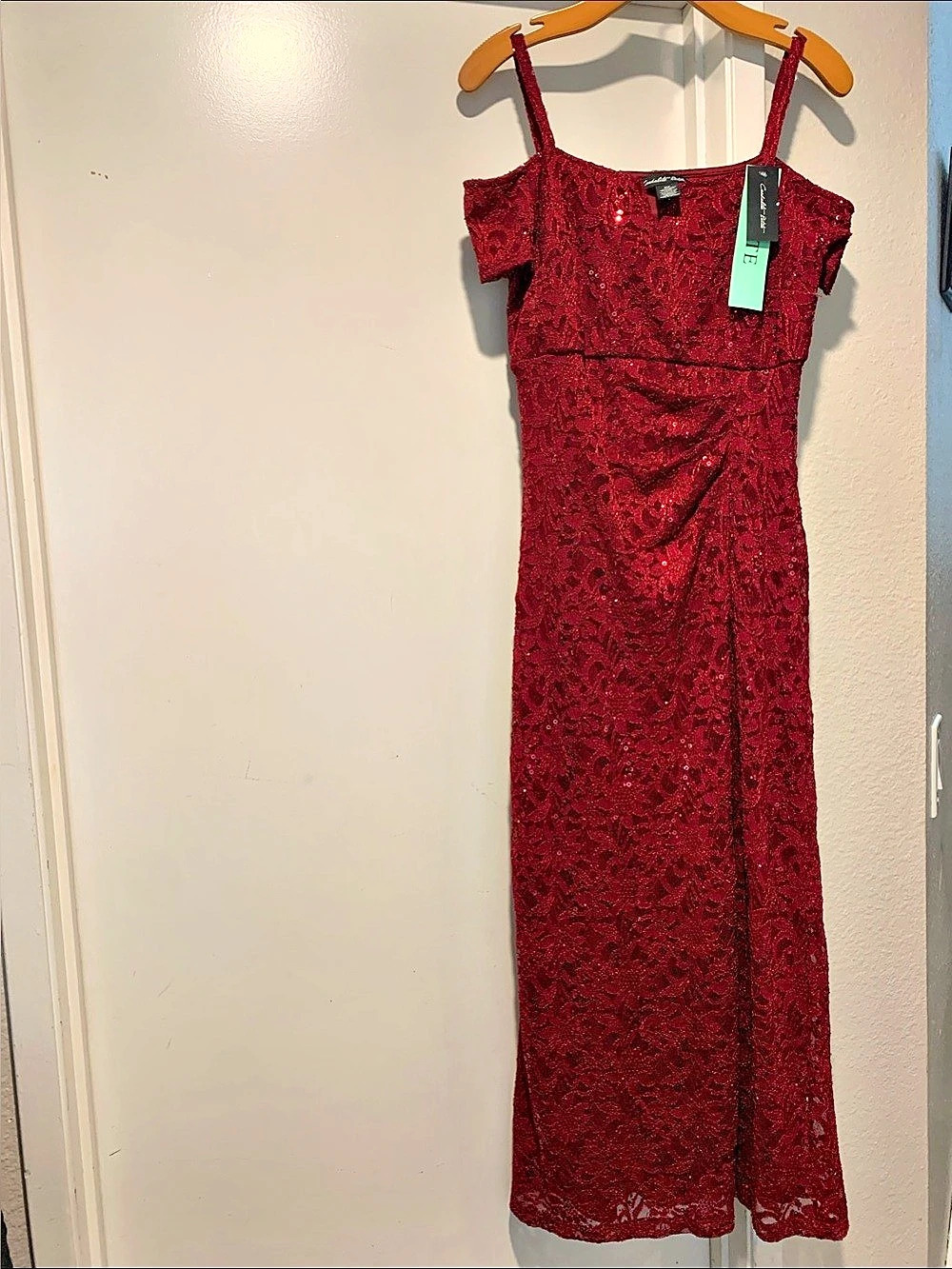 Candalite Petite Floral Lace Maxi Dress in Burgundy  darkRed Size Petite Medium